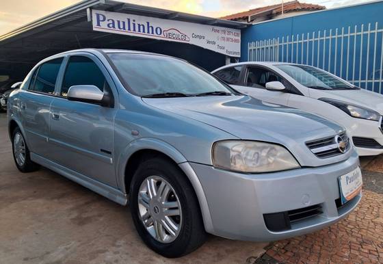 CHEVROLET ASTRA 2.0 MPFI ADVANTAGE 8V FLEX 4P MANUAL CHEVROLET ASTRA 2.0 MPFI ADVANTAGE 8V FLEX 4P MANUAL
